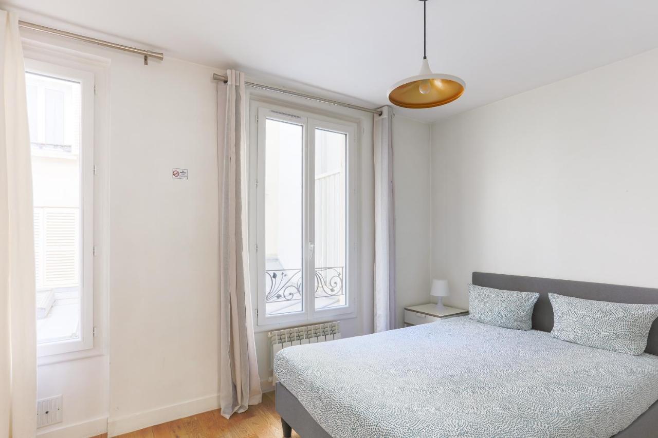 Eiffel Tower Royal Apartment Париж Экстерьер фото