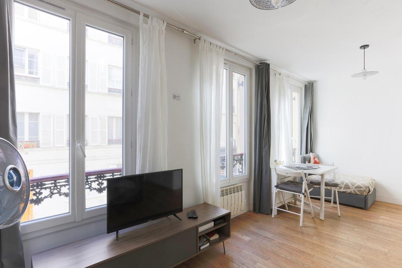 Eiffel Tower Royal Apartment Париж Экстерьер фото