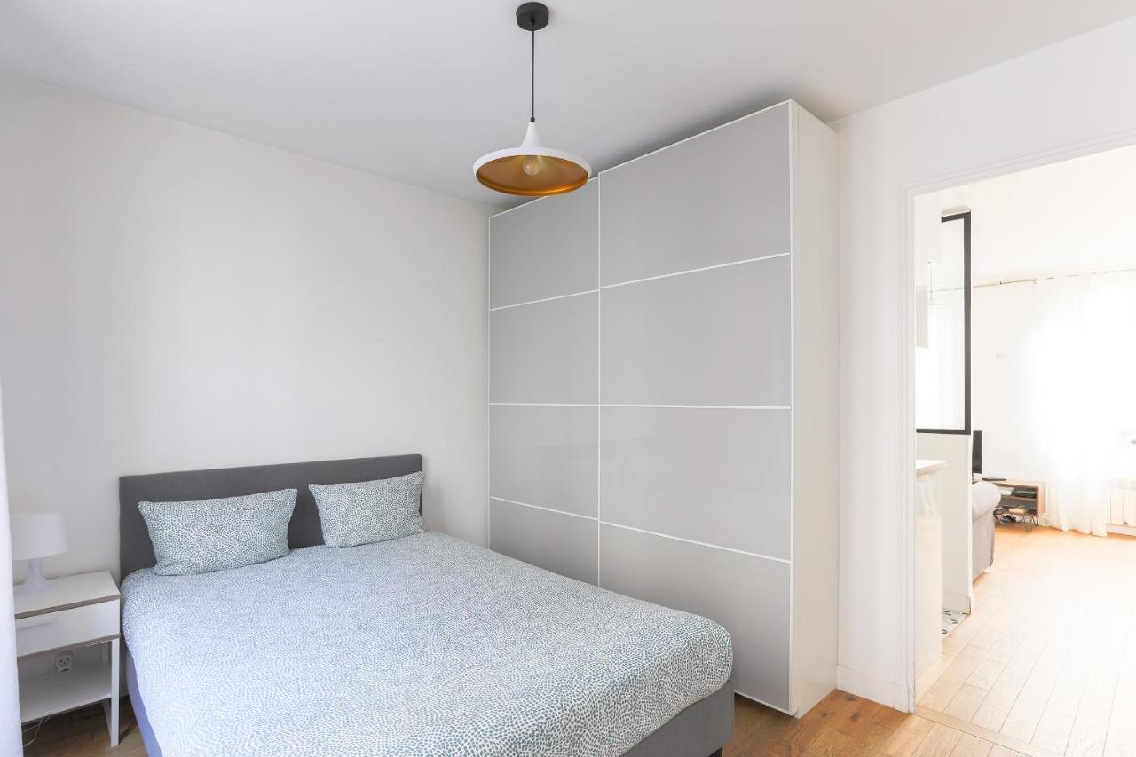 Eiffel Tower Royal Apartment Париж Экстерьер фото
