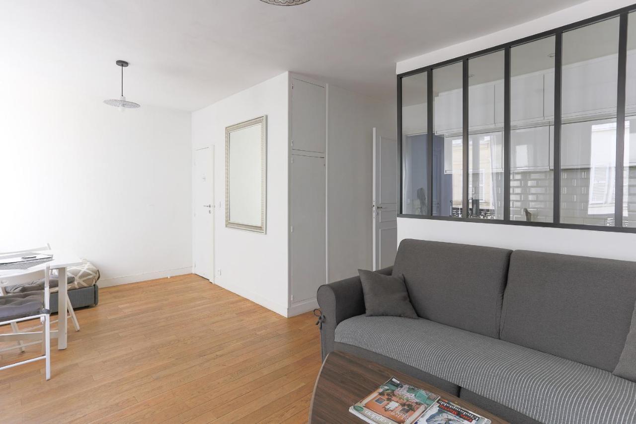Eiffel Tower Royal Apartment Париж Экстерьер фото